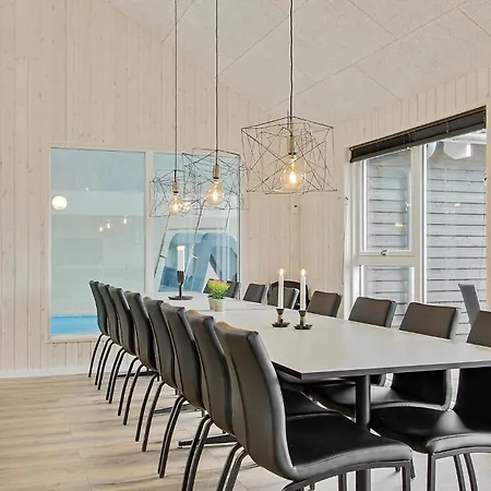 Nice Home In Blavand With Sauna Blåvand